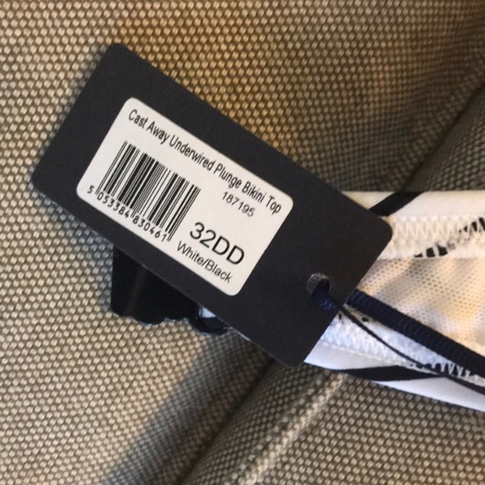 NWT Figleaves Black/White Stripe Bikini Top (32DD) - Picture 2 of 6